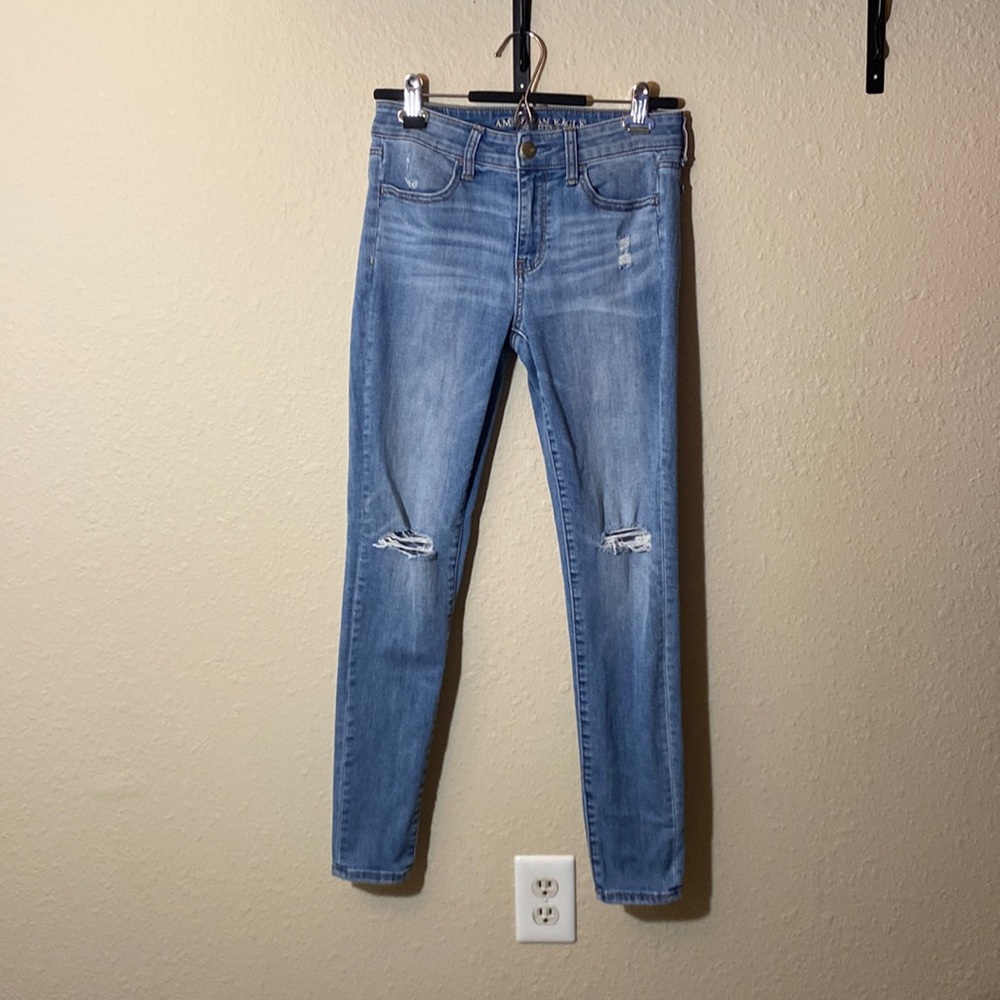 Distressed American Eagle jegging